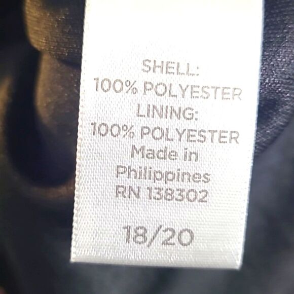 Avenue Sleeveless Top,  Criss-Cross Neckline in Soft Tiny Pleats, Size 18/20 - Picture 8 of 8